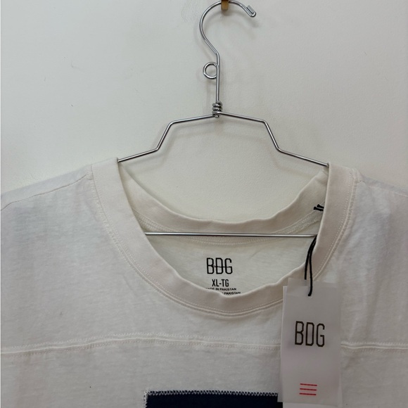 NWT Urban Outfitters BDG Game Day Collegiate Graphic Cutoff Tee Size XL - Picture 6 of 11